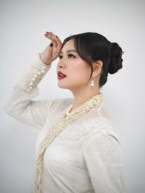 Angela Saputan